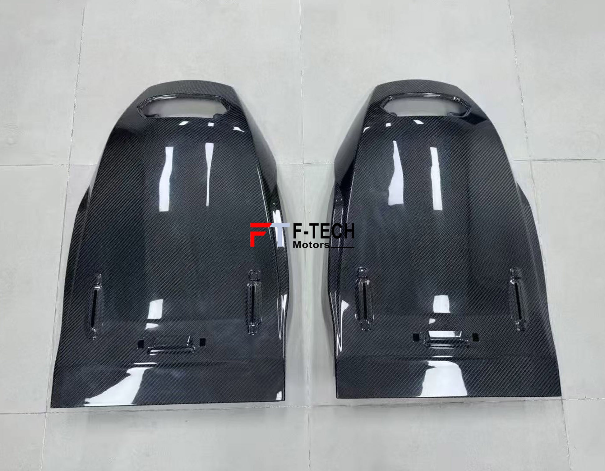 Dry Carbon Fiber Pair of Front Seat Covers for Lamborghini Urus 2018 - 2023