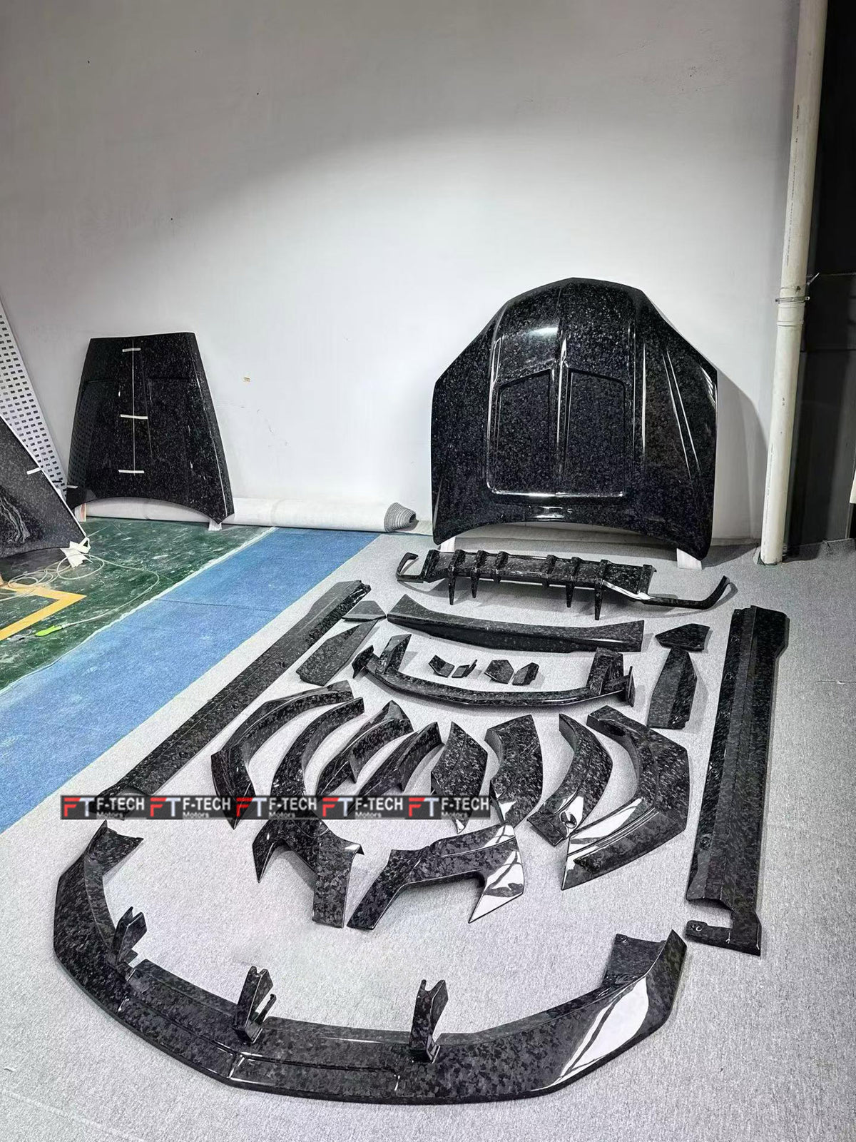 Forged Carbon Fiber Wide Body Kit for Lamborghini Urus SE Wald