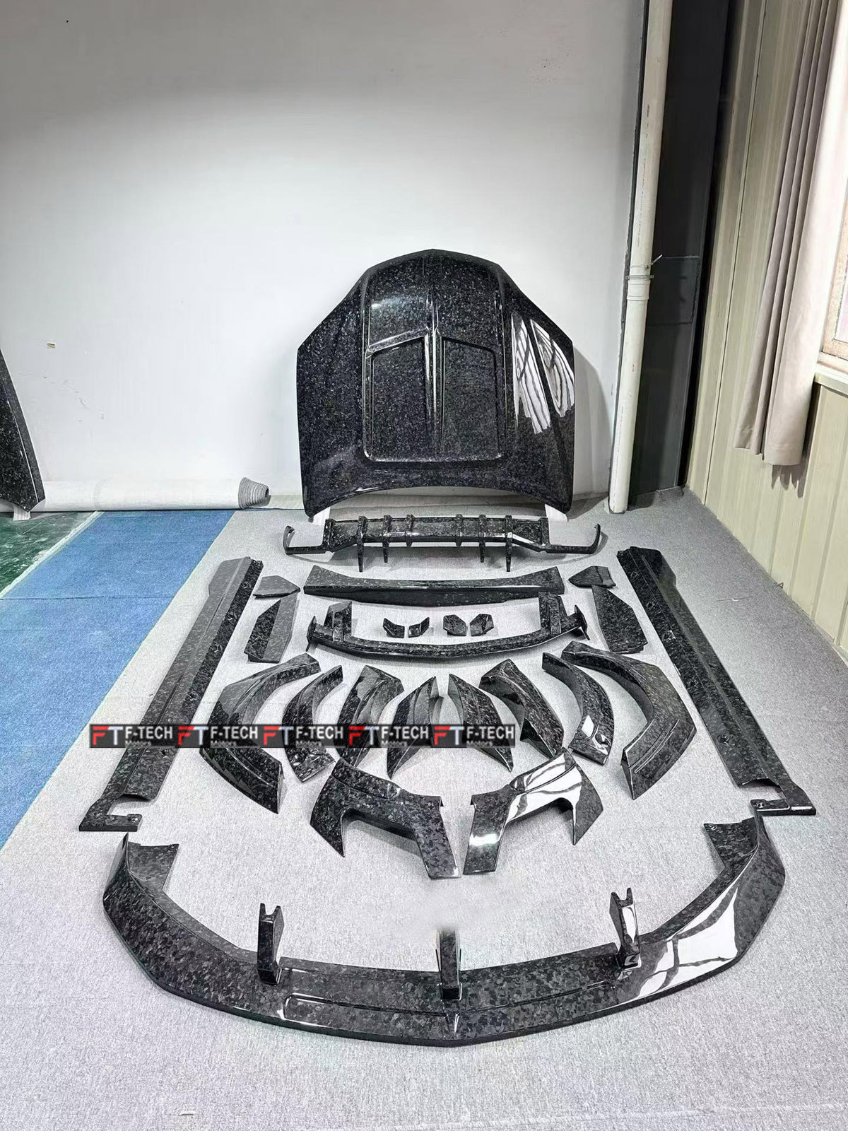 Forged Carbon Fiber Wide Body Kit for Lamborghini Urus SE Wald