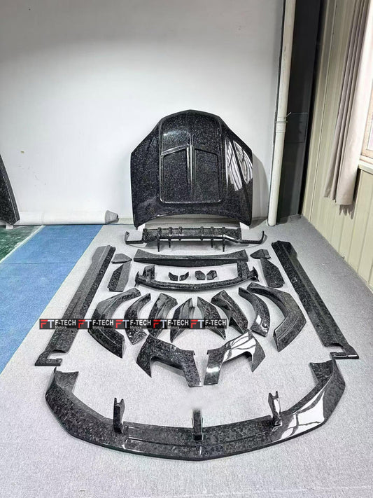 Forged Carbon Fiber Wide Body Kit for Lamborghini Urus SE Wald