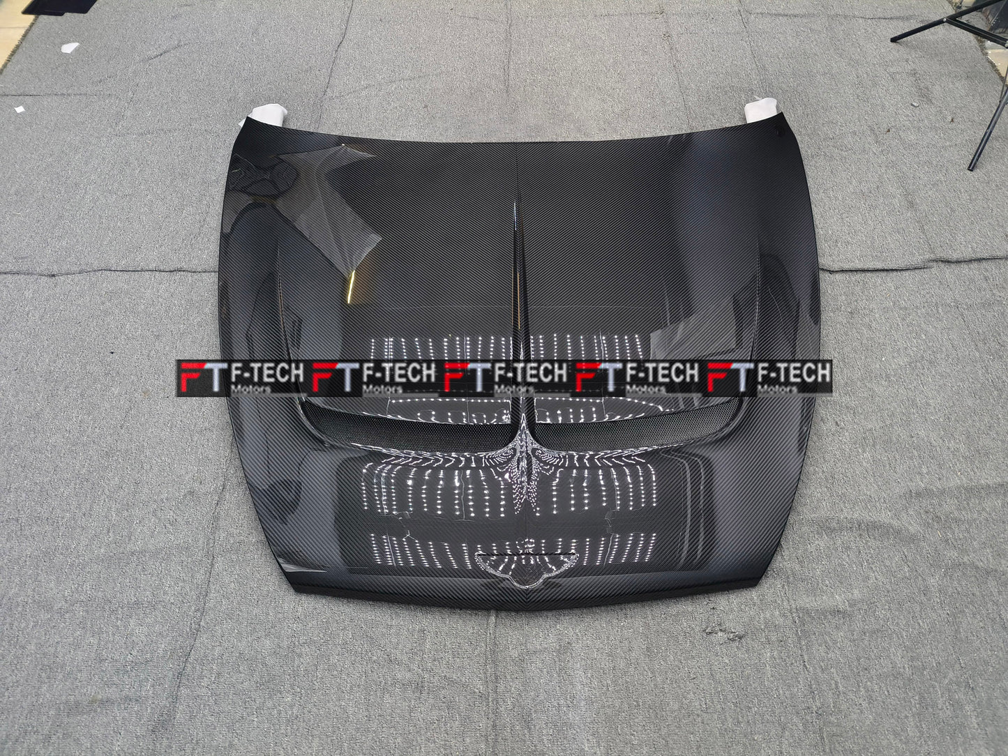 Dry Carbon Fiber Wide Body Kit For Bentley Bentayga 2021+ Mansory