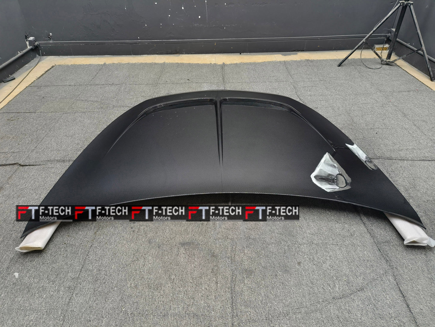 Dry Carbon Fiber Wide Body Kit For Bentley Bentayga 2021+