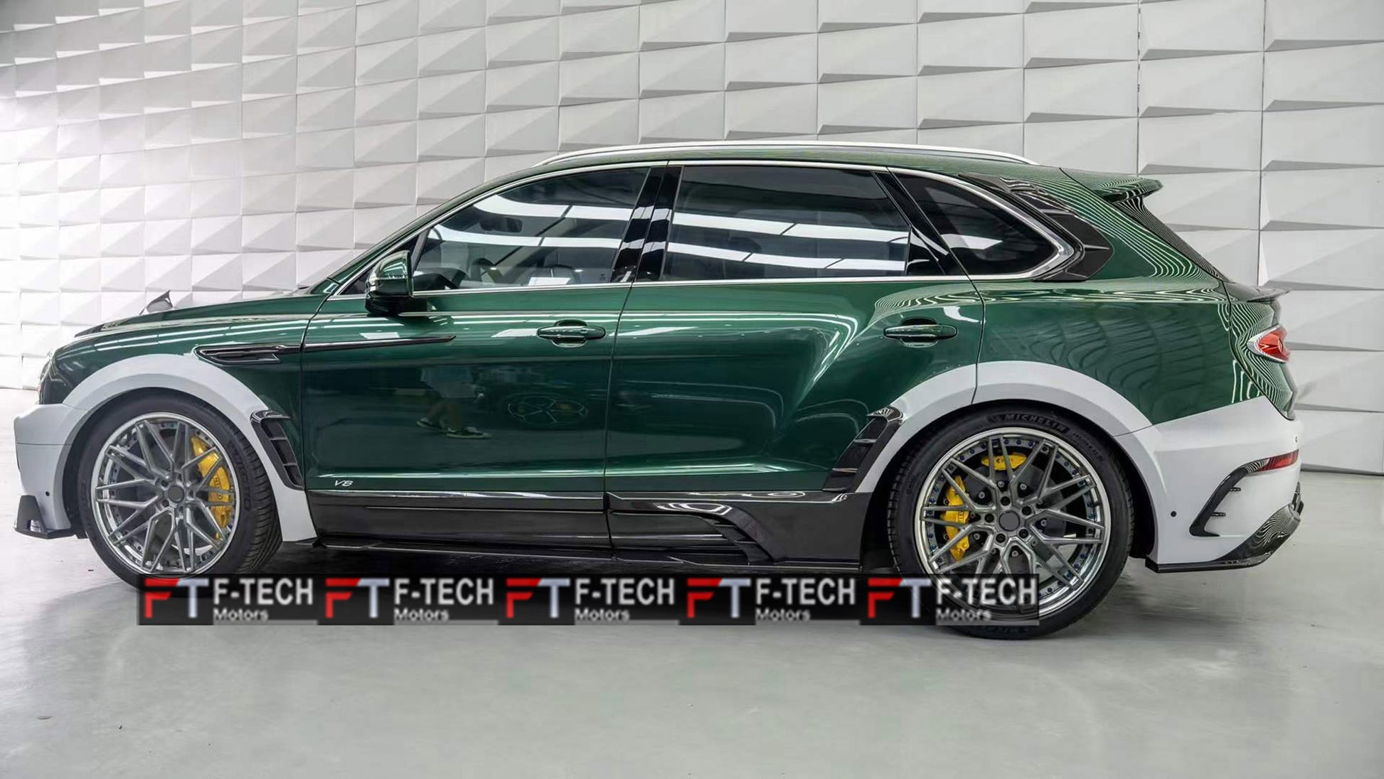 Dry Carbon Fiber Wide Body Kit For Bentley Bentayga 2021+ Mansory