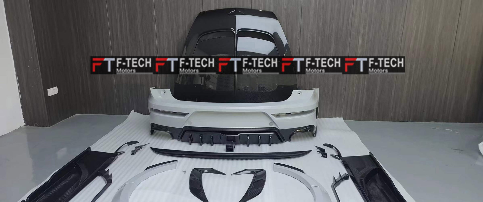Dry Carbon Fiber Wide Body Kit For Bentley Bentayga 2021+ Mansory