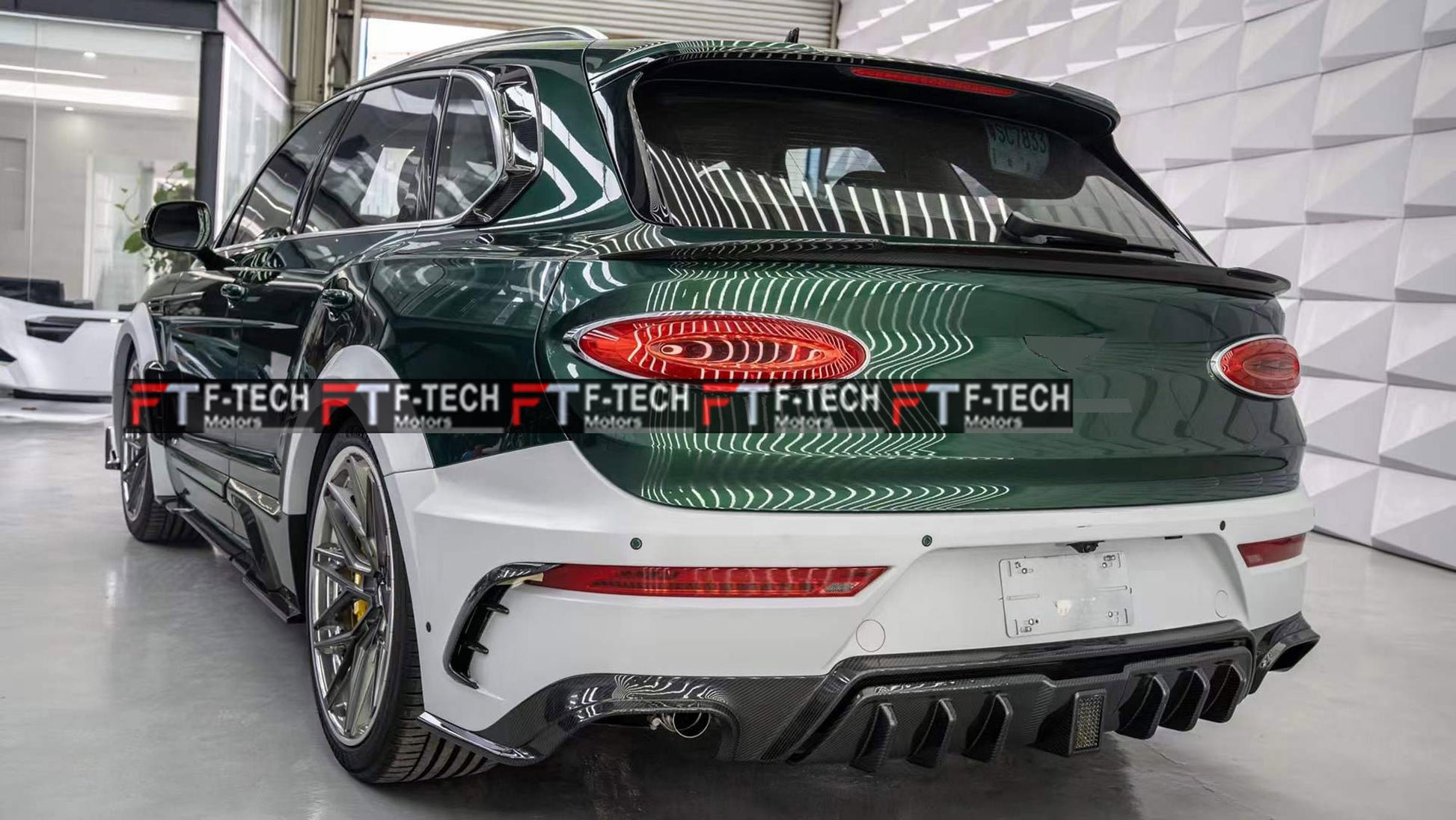 Dry Carbon Fiber Wide Body Kit For Bentley Bentayga 2021+ Mansory