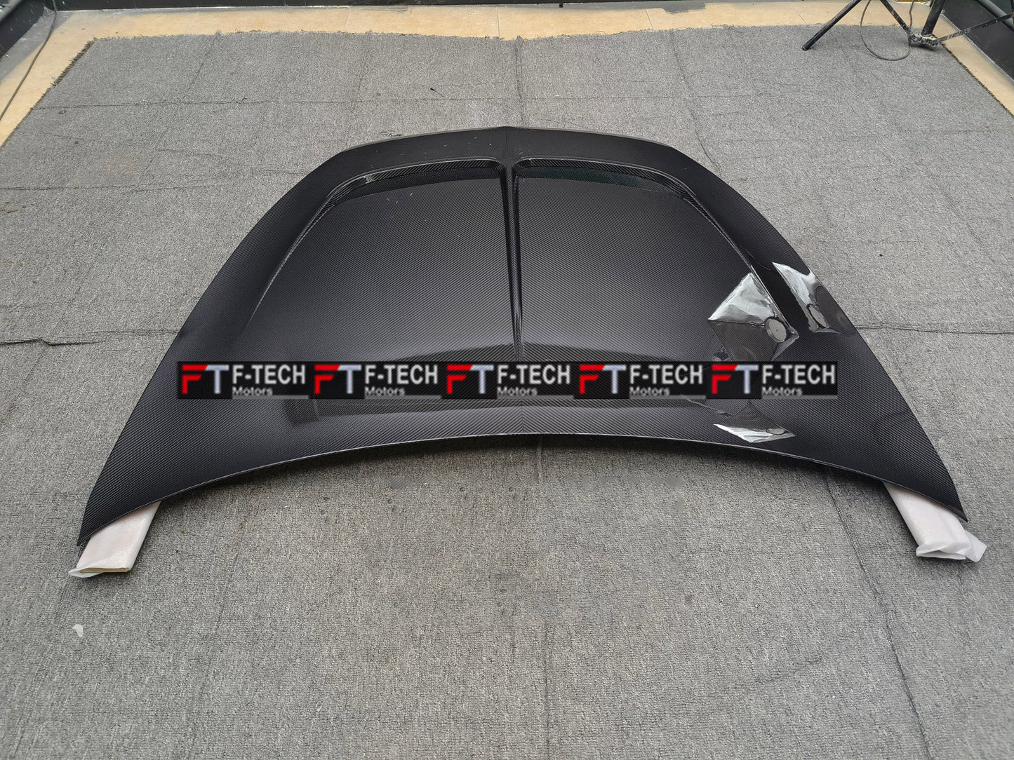 Dry Carbon Fiber Wide Body Kit For Bentley Bentayga 2021+ Mansory