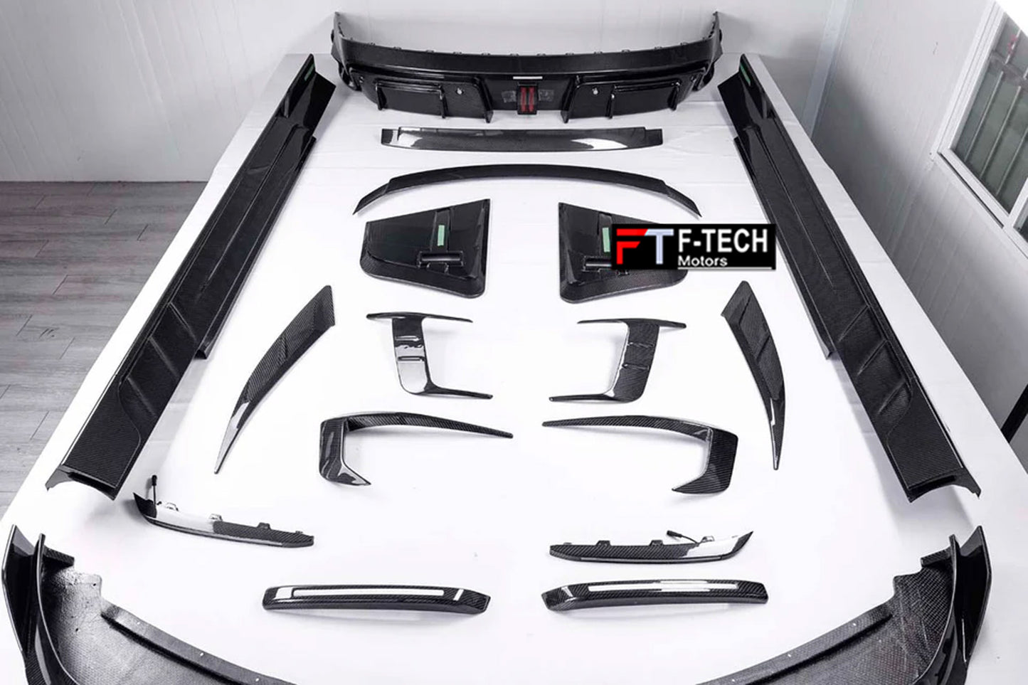 Dry Carbon Fiber Upgrade Body Kit For Rolls Royce Spectre 2024+ Mansory