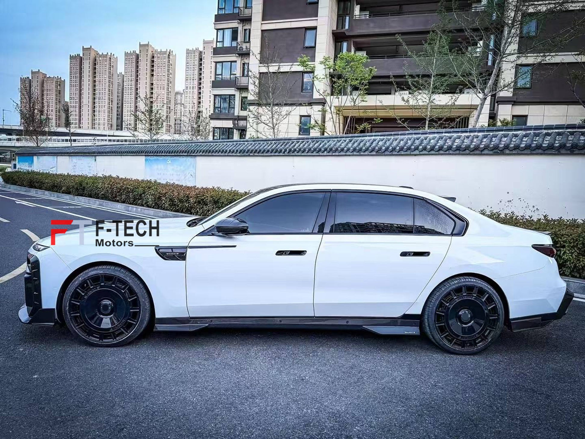 Dry Carbon Fiber Body Kit For BMW 7 Series G70 2022+ Mansory