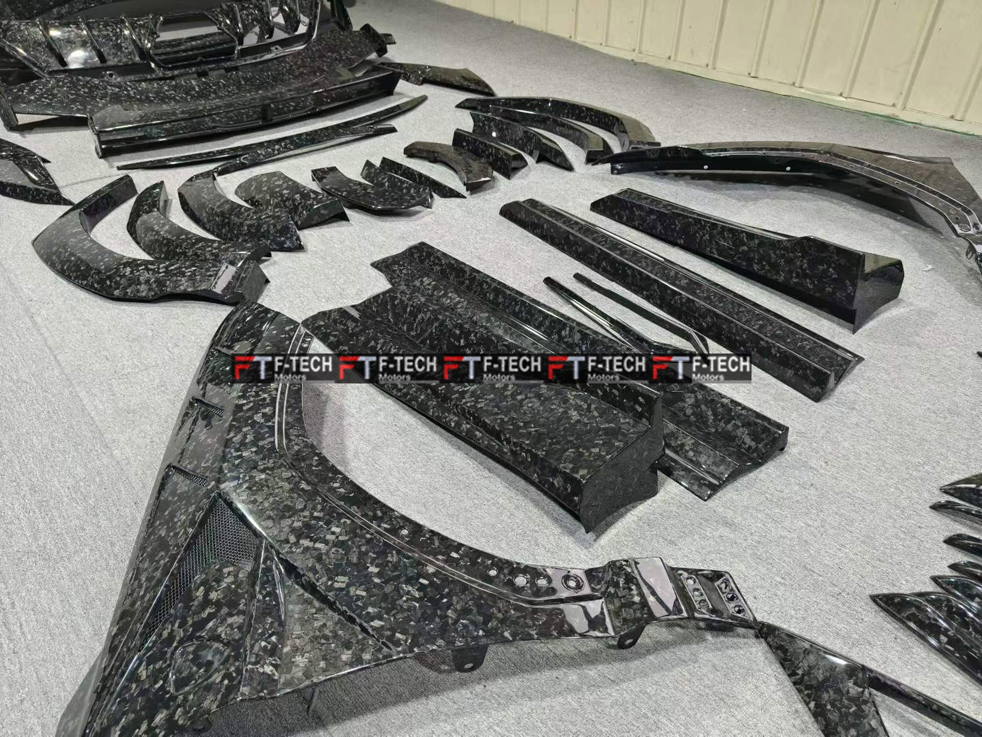 Full Forged Carbon Fiber Wide Body Kit For Lamborghini Urus 2024+ Mansory Venatus S
