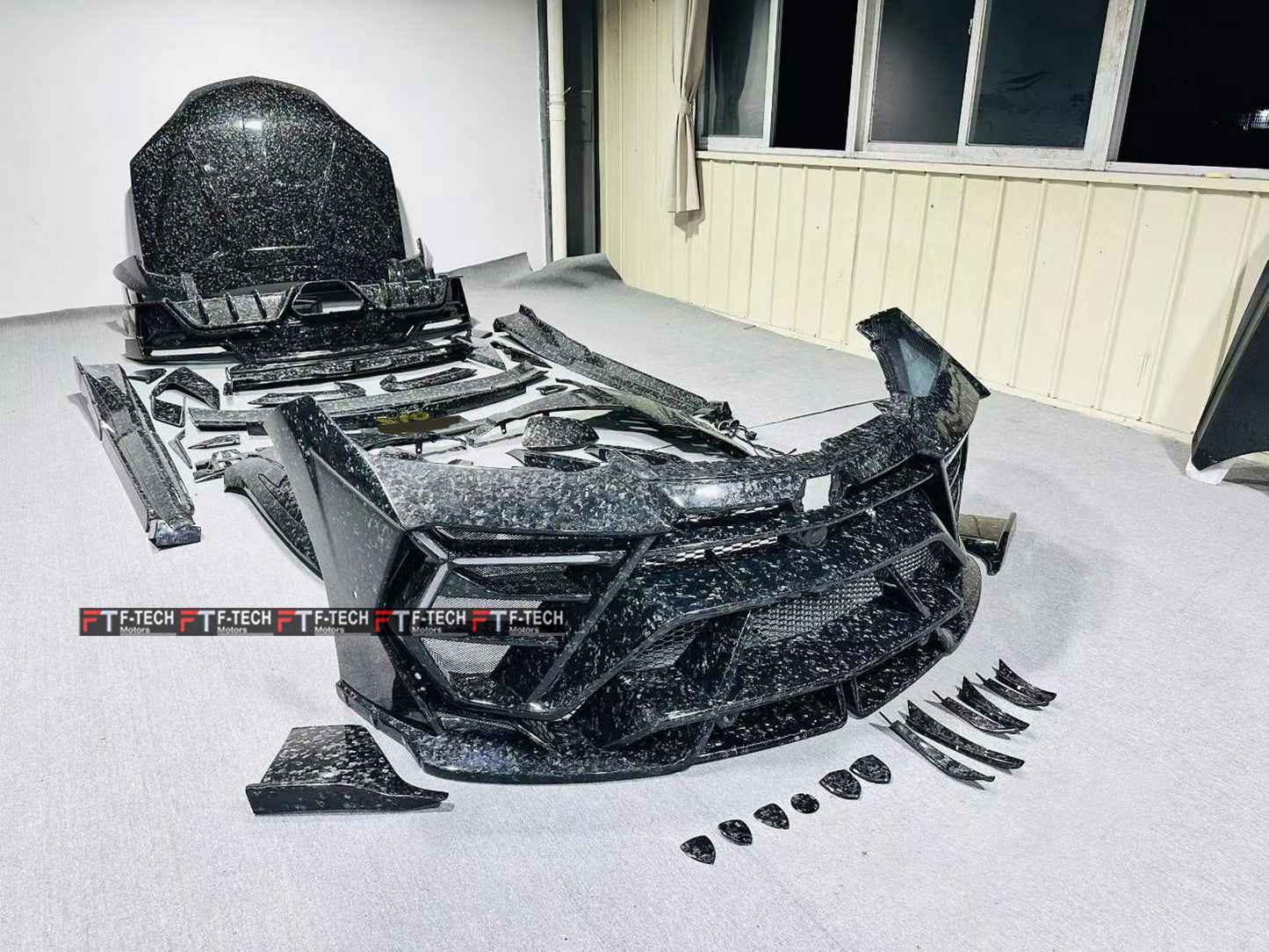 Forged Carbon Fiber Wide Body Kit for Lamborghini Urus SE (2024+) Mansory Venatus SE