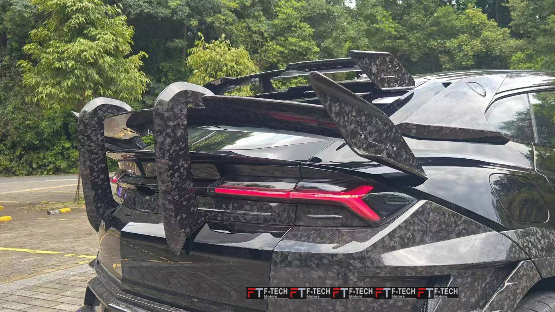 Forged Carbon Fiber Wide Body Kit for Lamborghini Urus SE (2024+) Mansory Venatus SE