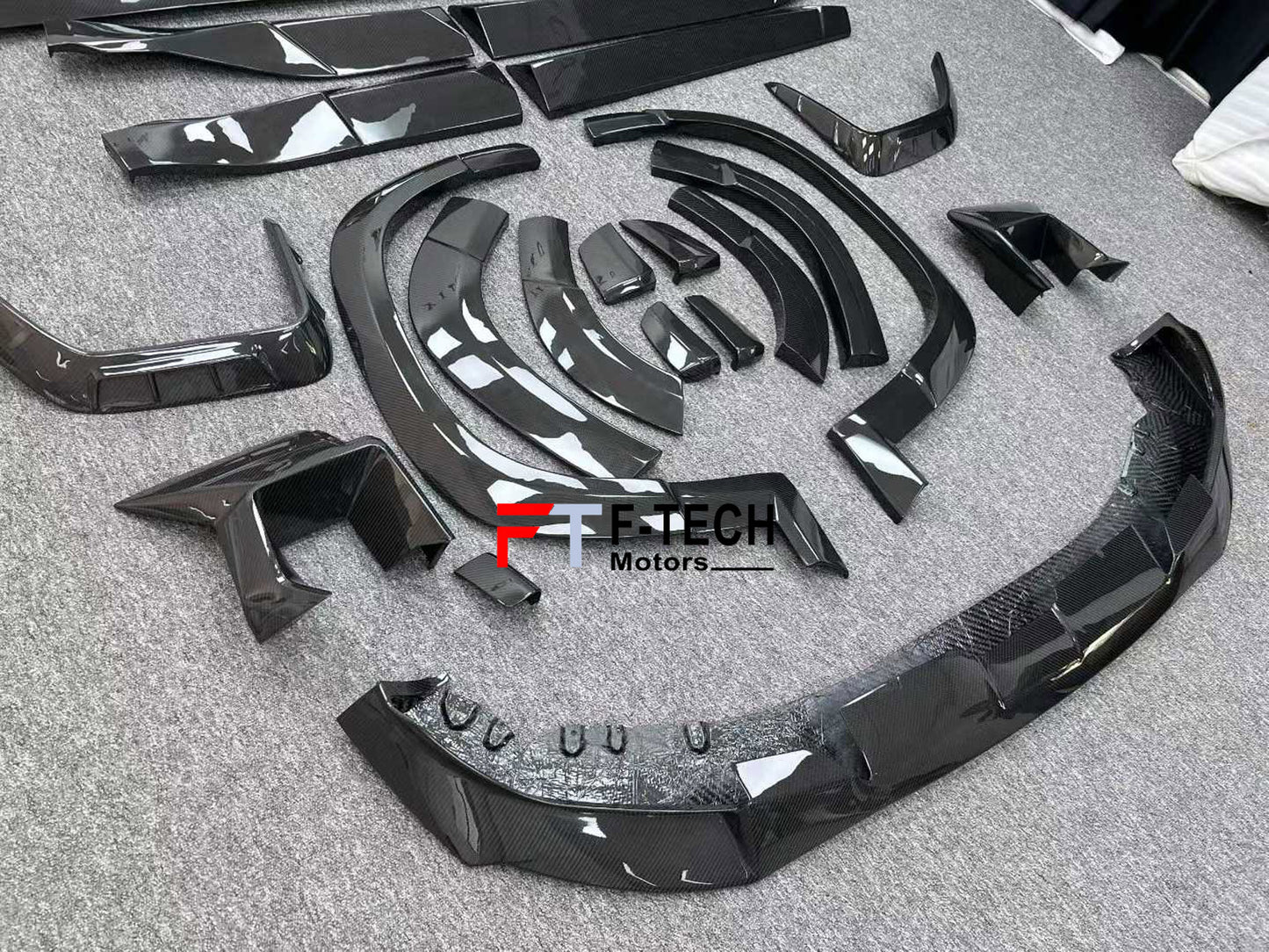Carbon Fiber Body Kit For BMW XM G09 2023+ Mansory