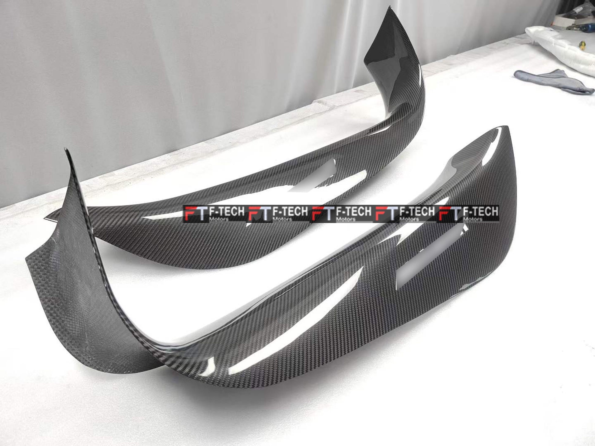 Gloss Dry Carbon Fiber Side Door Sills For McLaren GT 2019 - 2023