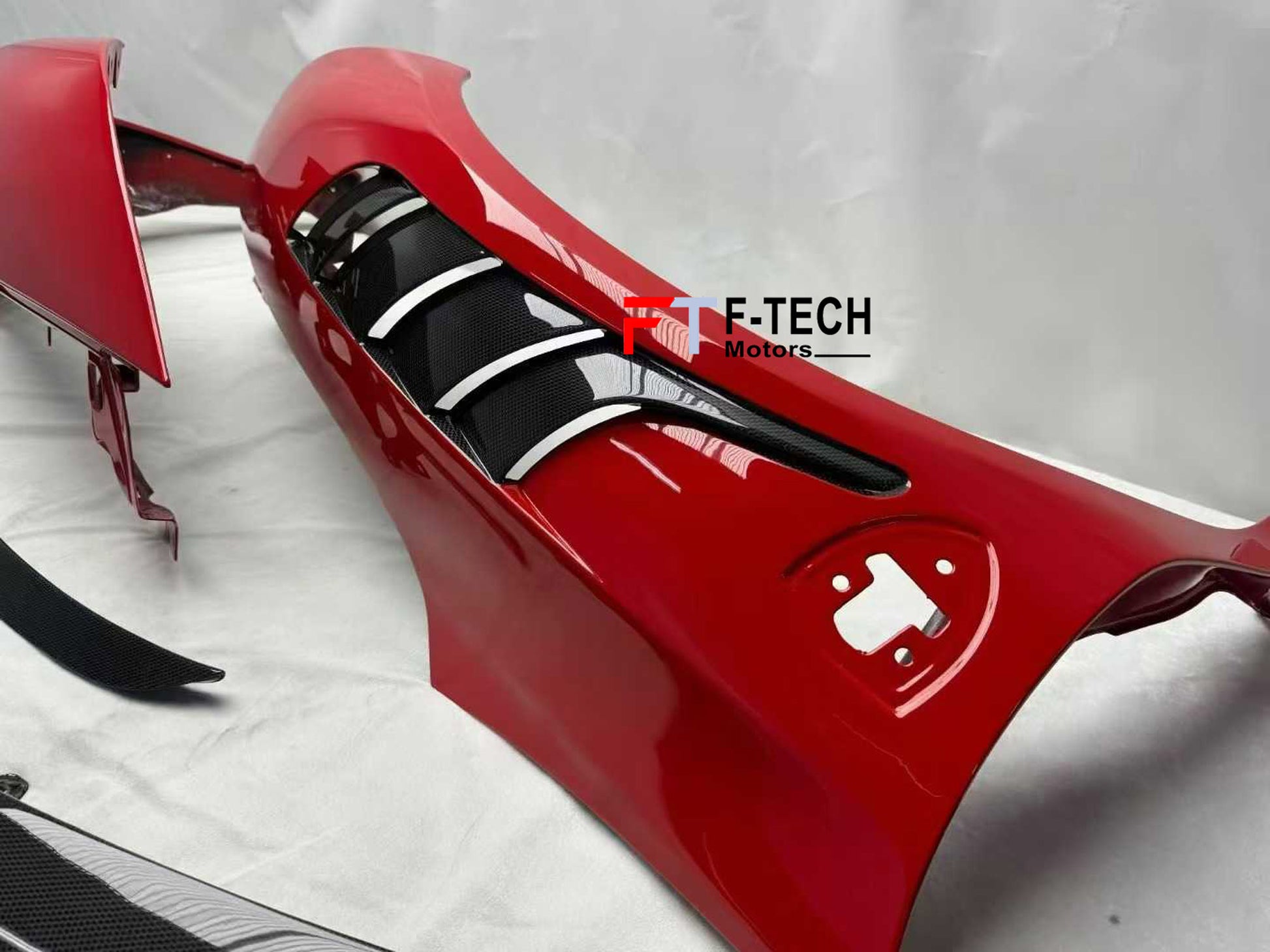 Carbon Fiber Front Fenders with Vents for Ferrari SF90 Stradale 2019 - 2024 Novitec