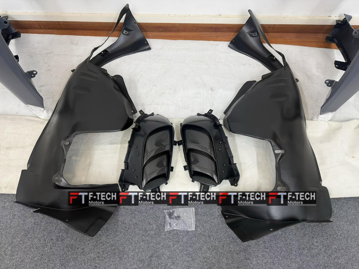 Porsche 718 Cayman Boxster 982 2016+ GT4 RS Front Fenders Dry Carbon Fiber