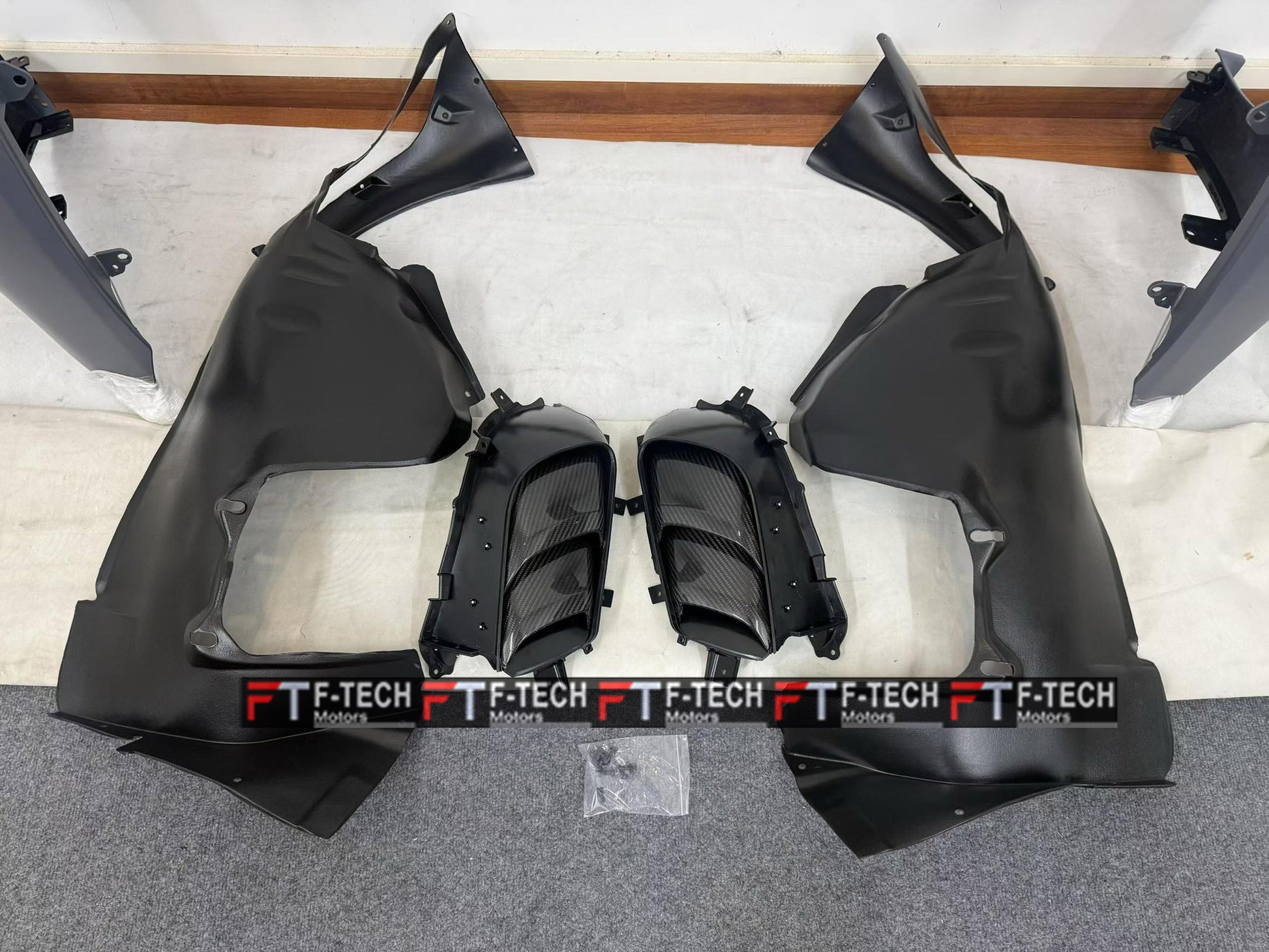 Porsche 718 Cayman Boxster 982 2016+ GT4 RS Front Fenders Dry Carbon Fiber