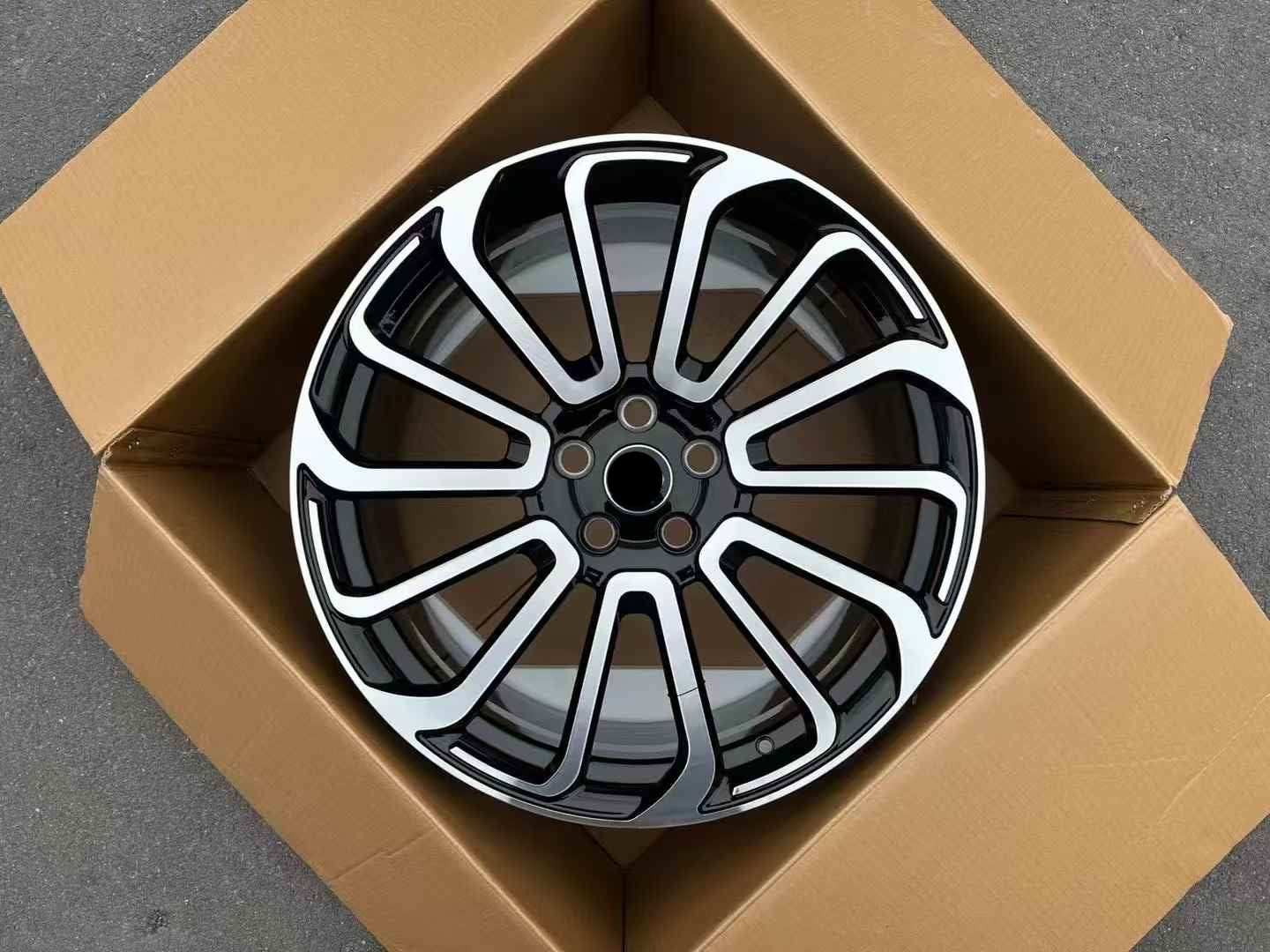 Forged Wheels OEM Look For Land Rover Range Rover Vogue Sport L460 L461 2023+ black macnhied face