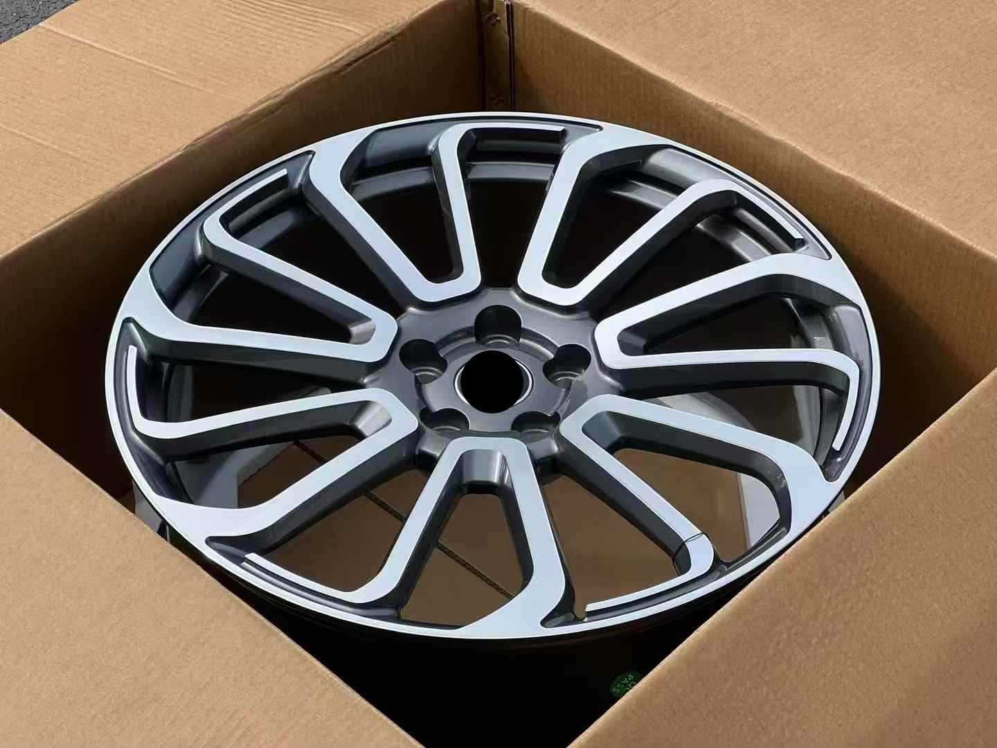Forged Wheels OEM Look For Land Rover Range Rover Vogue Sport L460 L461 2023+ black macnhied face