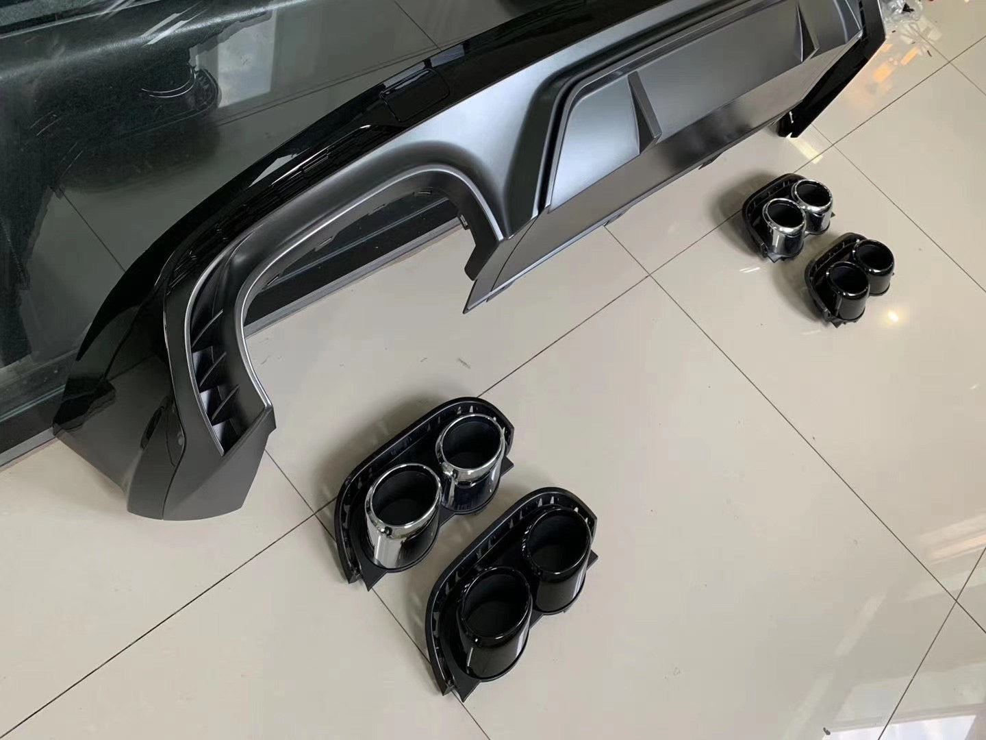 Audi RS Q5 style rear diffuser with exhaust tips for Audi Q5 FY 2017-2020
