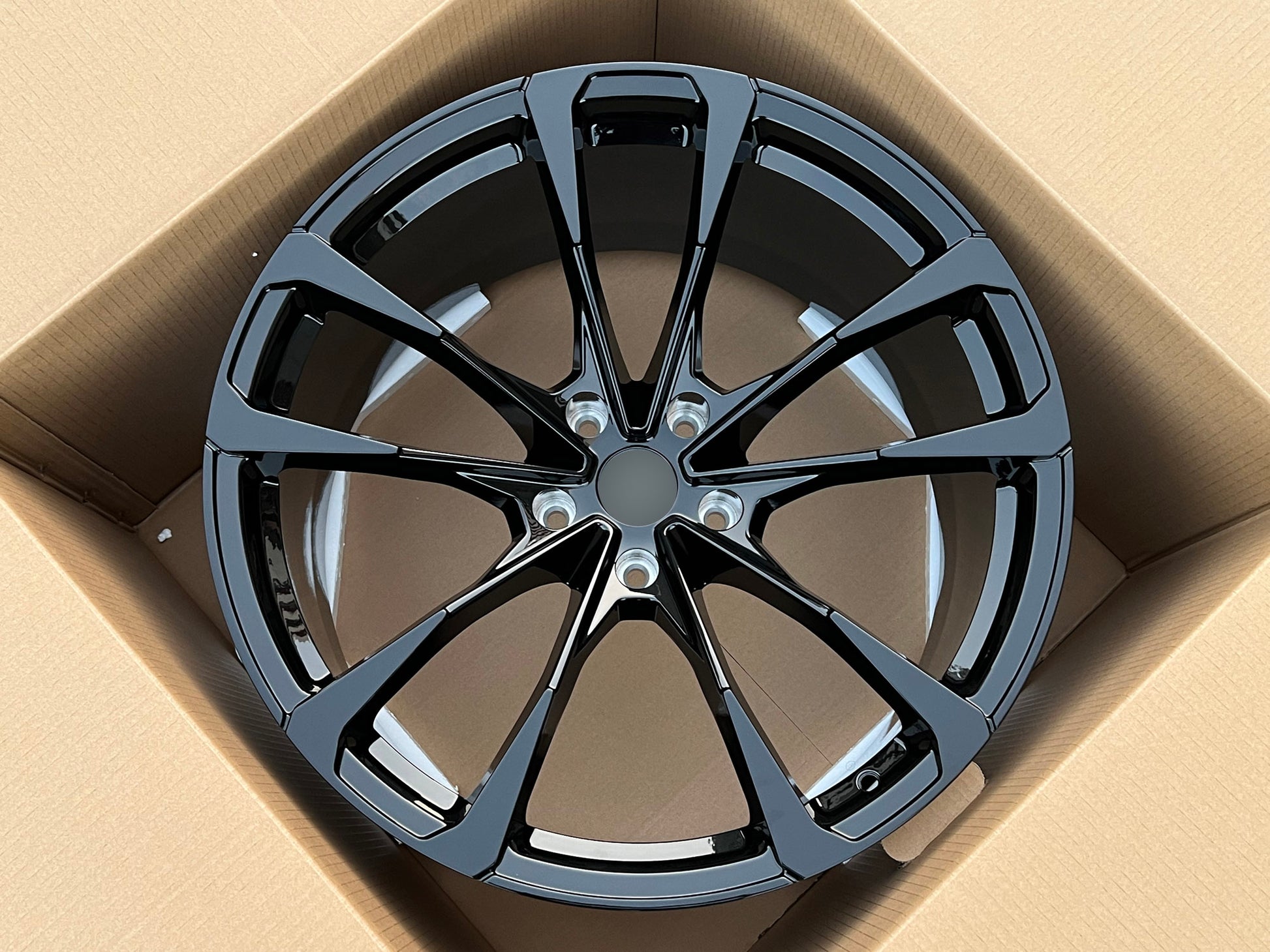 lamborghini-urus-style-gloss-black-forged-wheel-rims(1)