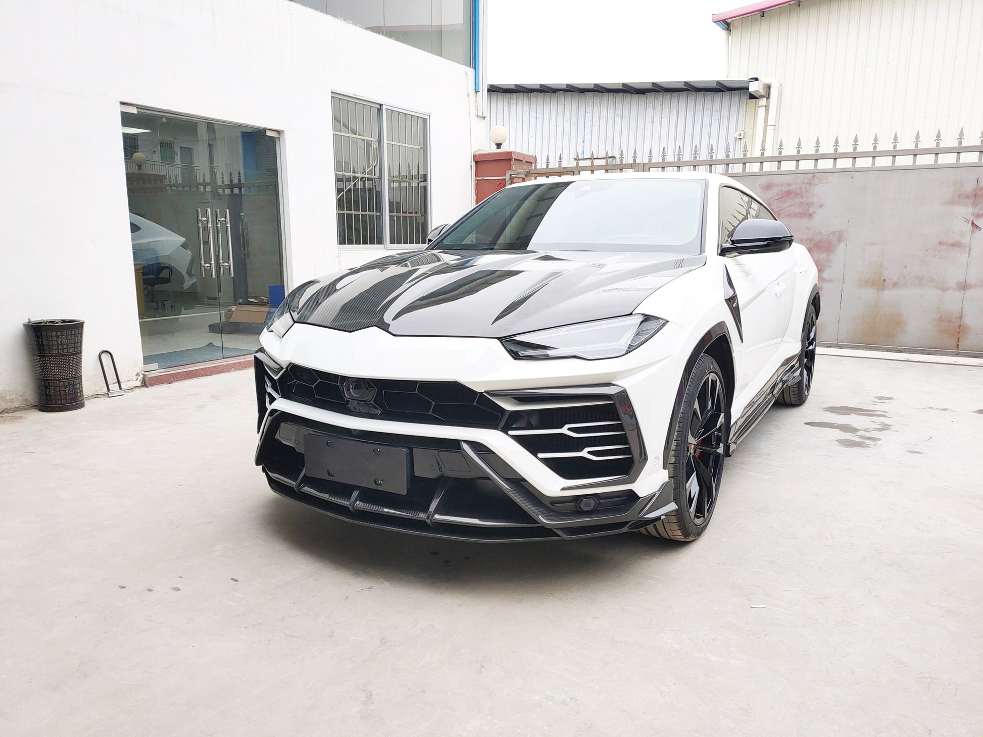 Dry carbon fiber body kit for Lamborghini Urus 2018  - 2023