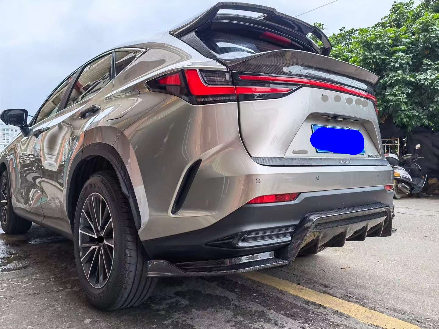 Protection Pare-chocs Arrière Fibre Carbone Pour Lexus NX 350h 2021-2024 | Bande Décorative, Adhésif 3M, Anti-rayures - 9