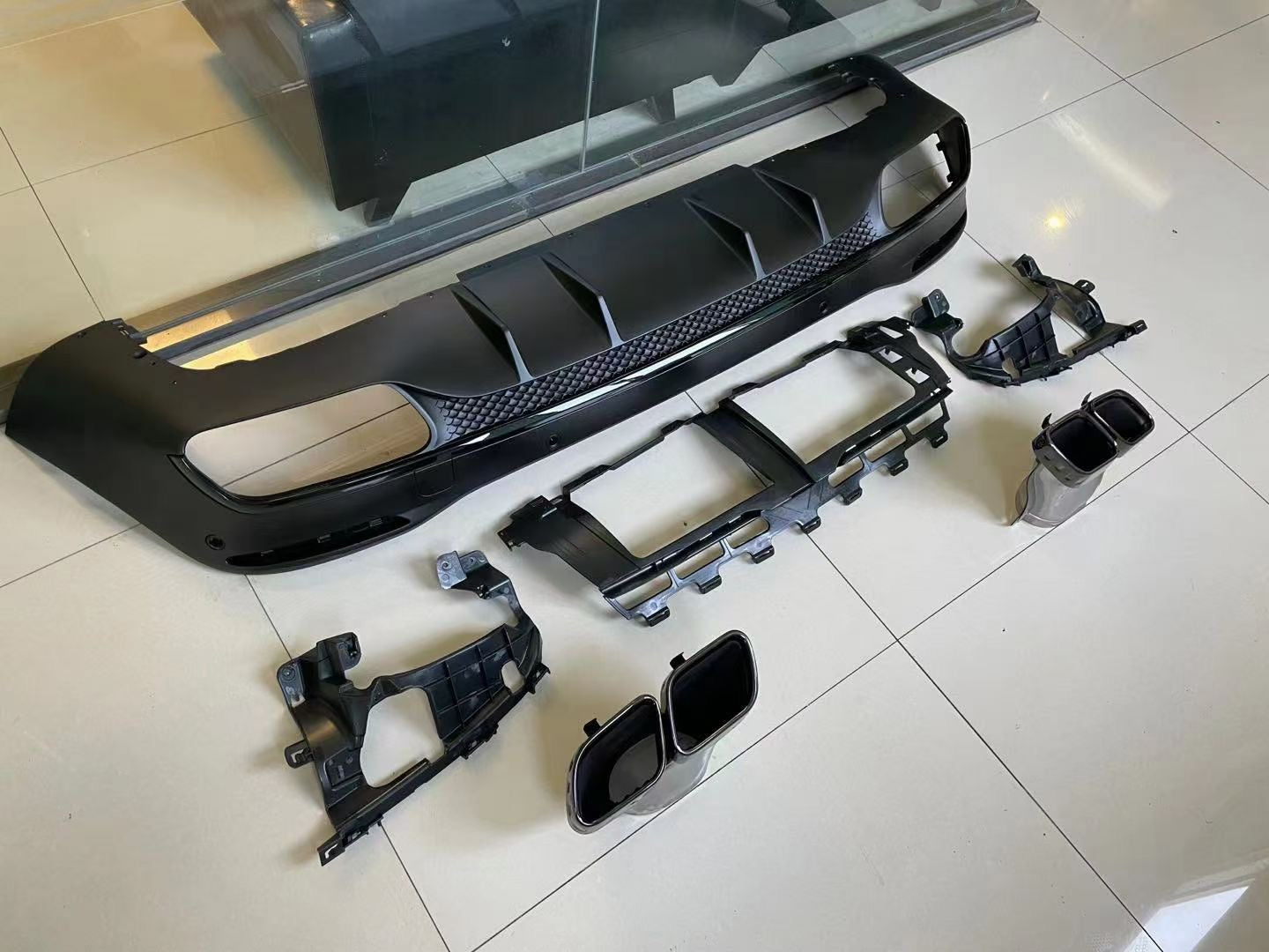 Mercedes Benz GLE53 rear diffuser with exhaust tips for V167 2019 - 2023