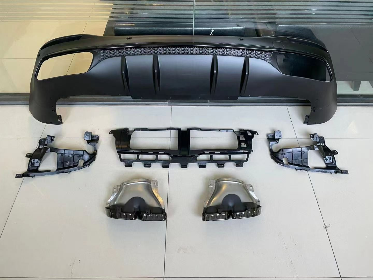 Mercedes Benz GLE53 rear diffuser with exhaust tips for V167 2019 - 2023