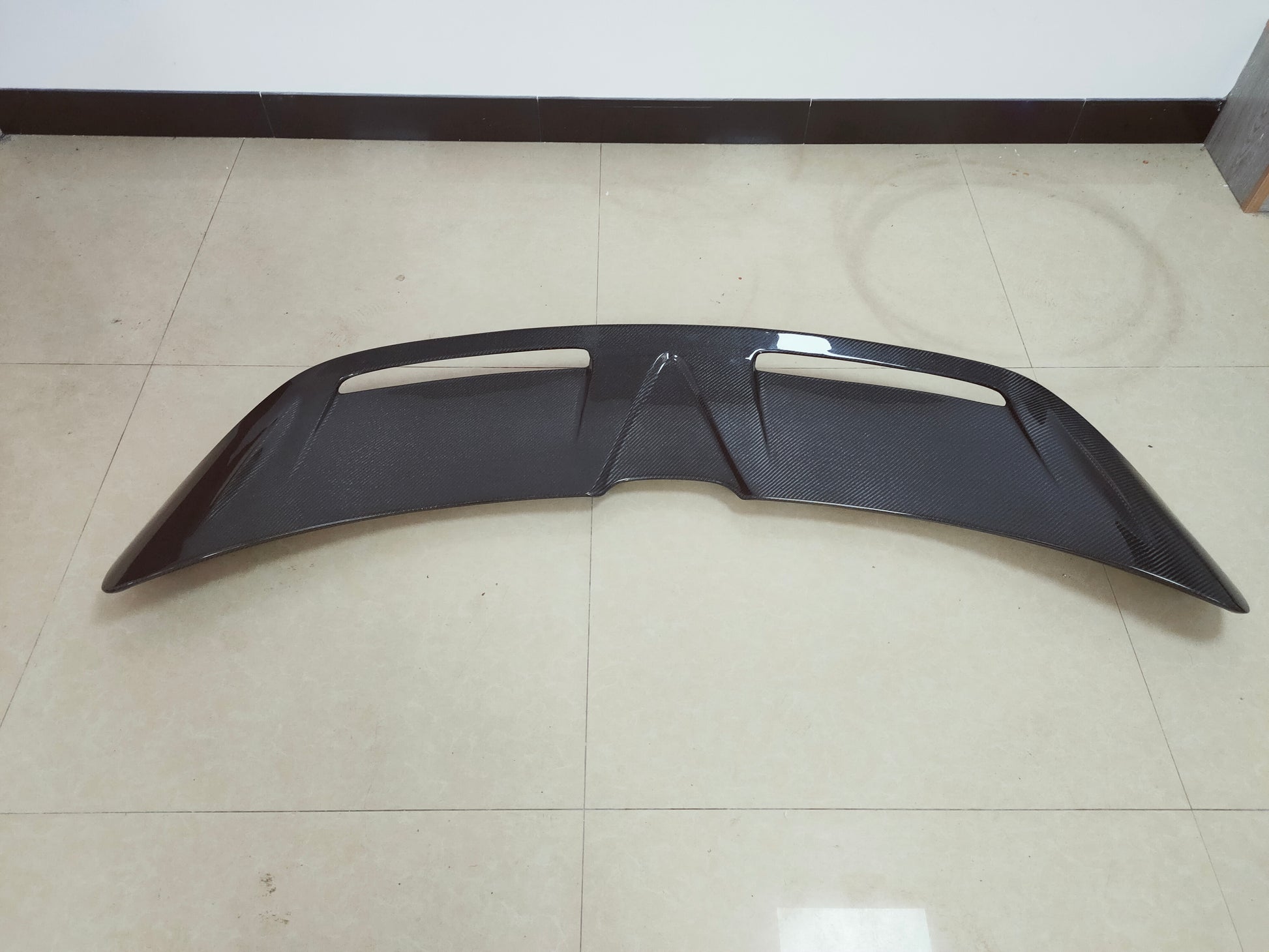 Carbon fiber rear wing spoiler for McLaren 720S 2017 - 2023