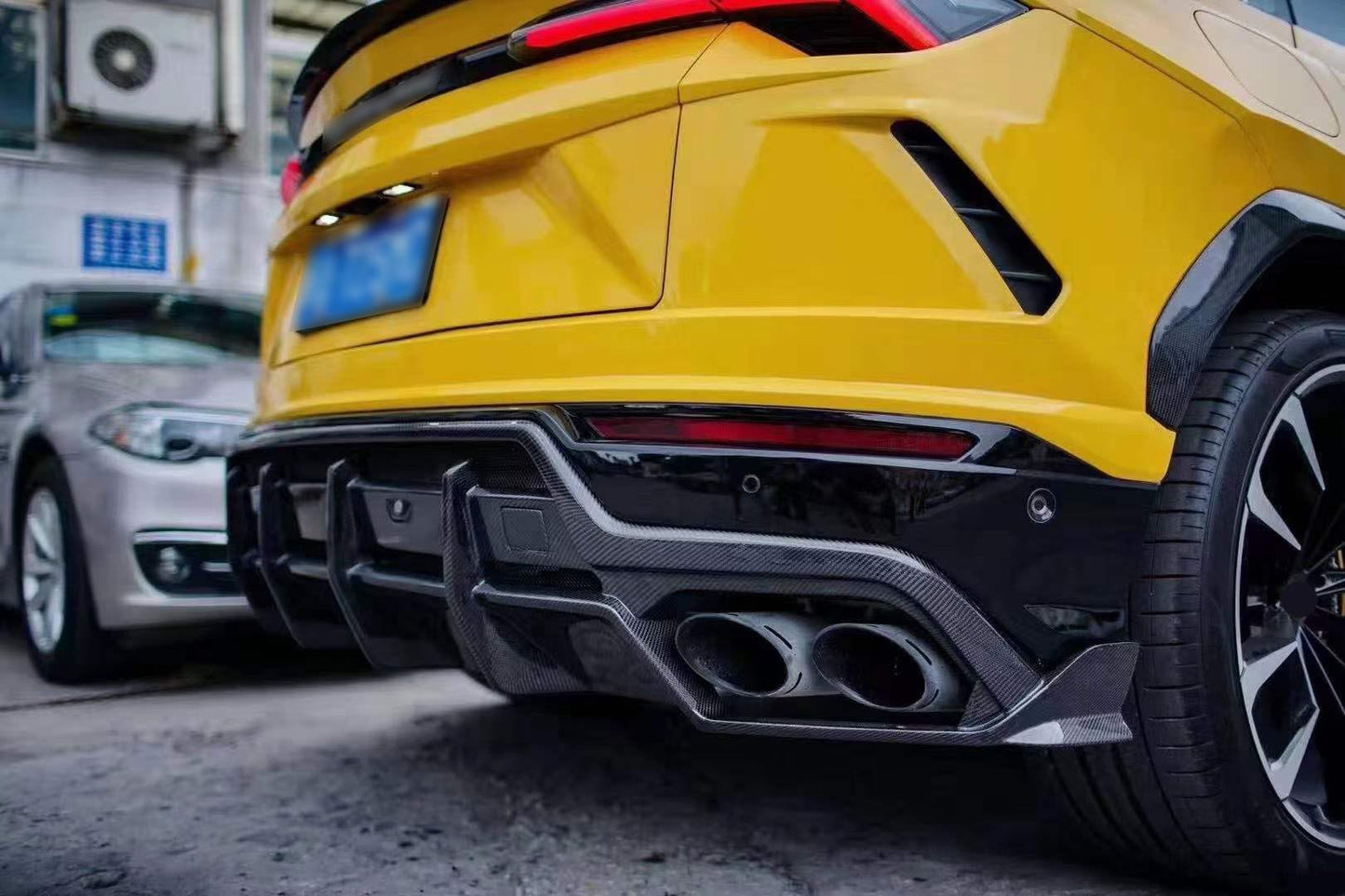 Carbon Fiber Top Car style Full Body Kit for Lamborghini Urus 2018-Up